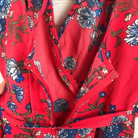 Ash & Violet Floral Romper - Picture 2 of 7